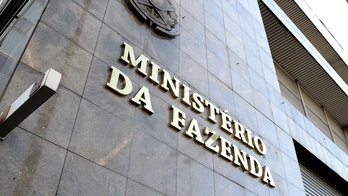 Ministério da Fazenda notifica governo do Rio para barrar credenciamento ilegal de casas de apostas esportivas